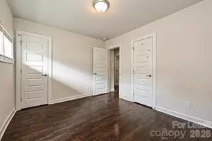 215 S Gardner Ave, Charlotte, NC 28208 - Photo 5