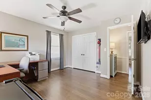 8317 Fallsdale Dr, Charlotte, NC 28214 - Photo 25