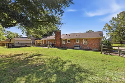 8317 Fallsdale Drive, Charlotte, NC 28214 - Photo 31