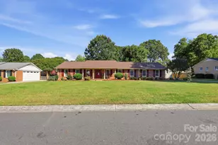 8317 Fallsdale Dr, Charlotte, NC 28214 - Photo 3