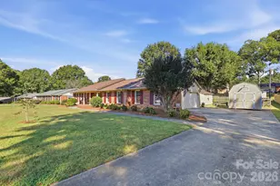 8317 Fallsdale Dr, Charlotte, NC 28214 - Photo 5