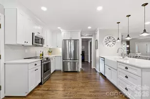 8317 Fallsdale Dr, Charlotte, NC 28214 - Photo 15