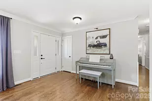 8317 Fallsdale Dr, Charlotte, NC 28214 - Photo 9