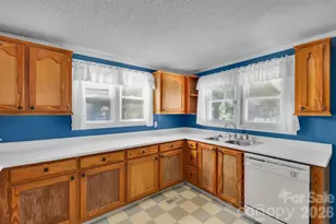 1704 Carolina Country Club Rd, Spartanburg, SC 29306 - Photo 11