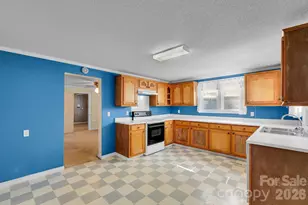 1704 Carolina Country Club Rd, Spartanburg, SC 29306 - Photo 9