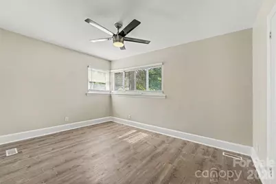 447 E Woodlawn Road, Charlotte, NC 28209 - Photo 9