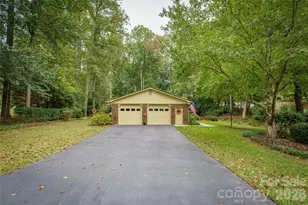 13 Foxhorn Ct, Hendersonville, NC 28791 - Photo 35