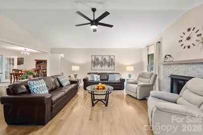 13 Foxhorn Court, Hendersonville, NC 28791 - Photo 7