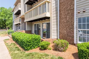 1624 Arlyn Cir, Charlotte, NC 28213 - Photo 1