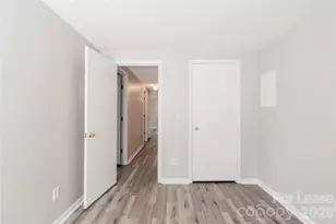 1624 Arlyn Cir, Charlotte, NC 28213 - Photo 11