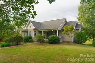 155 4th Ave NE, Catawba, NC 28609 - Photo 1
