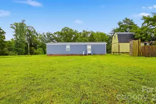 692 Topnot Rd, Yanceyville, NC 27379 - Photo 5