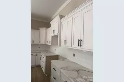4917 Southview Drive, Hickory, NC 28602 - Photo 3