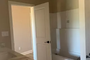 4917 Southview Dr, Hickory, NC 28602 - Photo 11