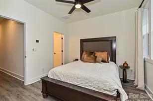 229 Sutton Pk Ln, Charlotte, NC 28211 - Photo 17