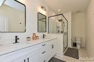 229 Sutton Pk Ln, Charlotte, NC 28211 - Photo 19