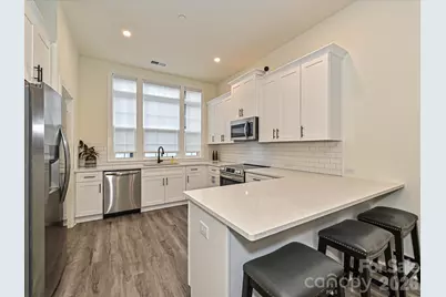 229 Sutton Park Lane, Charlotte, NC 28211 - Photo 9