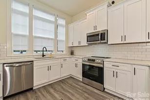 229 Sutton Pk Ln, Charlotte, NC 28211 - Photo 11