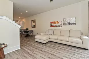 229 Sutton Pk Ln, Charlotte, NC 28211 - Photo 5