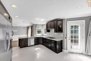 3112 English Sparrow Ln, Charlotte, NC 28210 - Photo 3