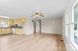 417 W Buckoak St, Stanley, NC 28164 - Photo 9