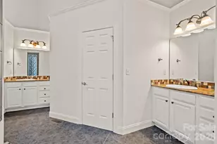 107 Berry Hill Dr, Hendersonville, NC 28791 - Photo 23