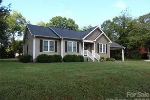216 W 7th St, Newton, NC 28658 - Photo 1