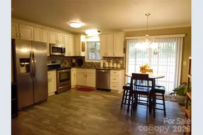 216 W 7th Street, Newton, NC 28658 - Photo 9