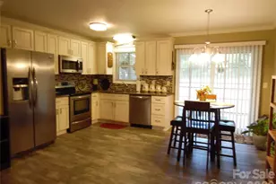216 W 7th St, Newton, NC 28658 - Photo 9