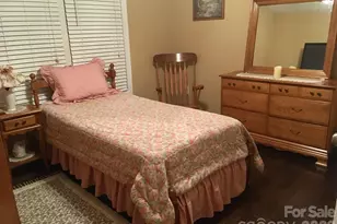 216 W 7th St, Newton, NC 28658 - Photo 15