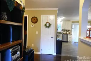 216 W 7th St, Newton, NC 28658 - Photo 11