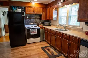 709 Berry Pl SW, Lenoir, NC 28645 - Photo 9