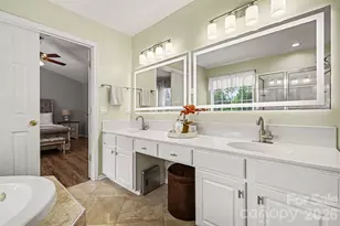 8728 Fieldcroft Dr, Charlotte, NC 28277 - Photo 15