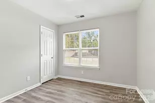 2639 Daffodil Dr, Charlotte, NC 28269 - Photo 11