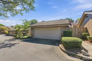 4921 Torrey Pines Ct, Charlotte, NC 28226 - Photo 3
