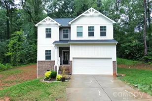 975 General Hoke Dr, Lincolnton, NC 28092 - Photo 1