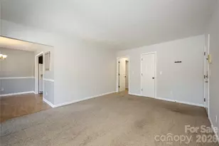 1743 Haywood Manor Rd, Hendersonville, NC 28791 - Photo 5