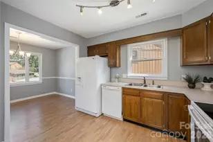 1743 Haywood Manor Rd, Hendersonville, NC 28791 - Photo 13