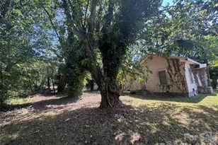 408 E Davidson Ave, Gastonia, NC 28054 - Photo 3