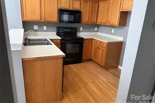 2849 Summergrove Ct, Matthews, NC 28105 - Photo 7