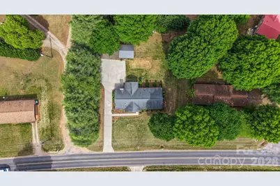 3328 Sulphur Springs Road NE, Hickory, NC 28601 - Photo 41