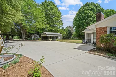 3328 Sulphur Springs Road NE, Hickory, NC 28601 - Photo 33