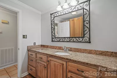 3328 Sulphur Springs Road NE, Hickory, NC 28601 - Photo 23