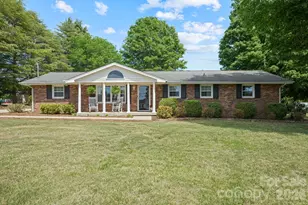 3328 Sulphur Springs Rd NE, Hickory, NC 28601 - Photo 3