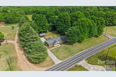 3328 Sulphur Springs Road NE, Hickory, NC 28601 - Photo 39