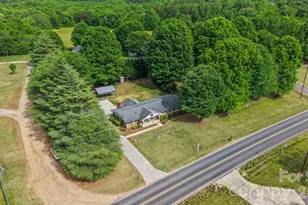 3328 Sulphur Springs Rd NE, Hickory, NC 28601 - Photo 39