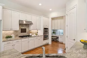7325 Edenbridge Ln, Charlotte, NC 28226 - Photo 19