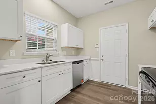 3128 Passour Ridge Ln, Charlotte, NC 28269 - Photo 7