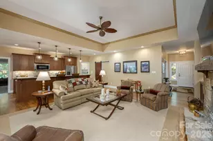 8 Manorwood Ct, Flat Rock, NC 28731 - Photo 5