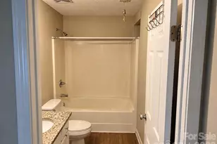 3513 Joel Turner Dr, Charlotte, NC 28216 - Photo 3
